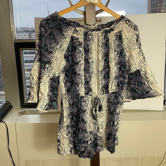 Angie off the shoulder top large - Picture 1 of 4